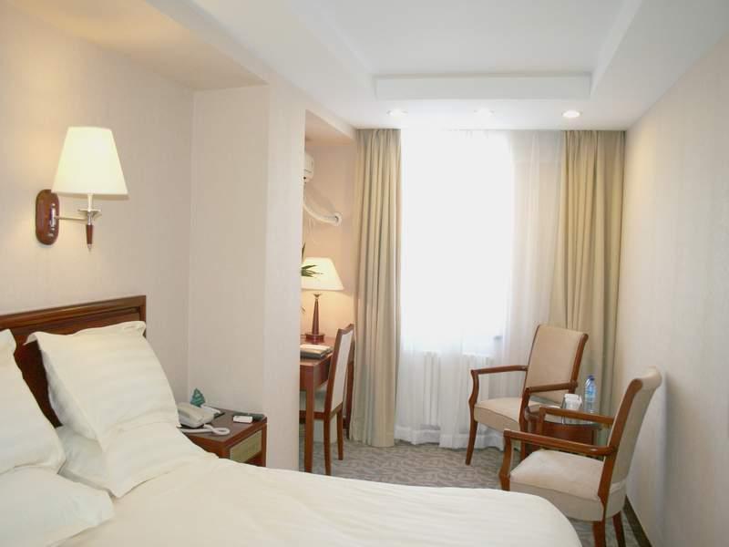 Greentree Inn Heilongjiang Harbin Zhongyang Street Business Hotel מראה חיצוני תמונה