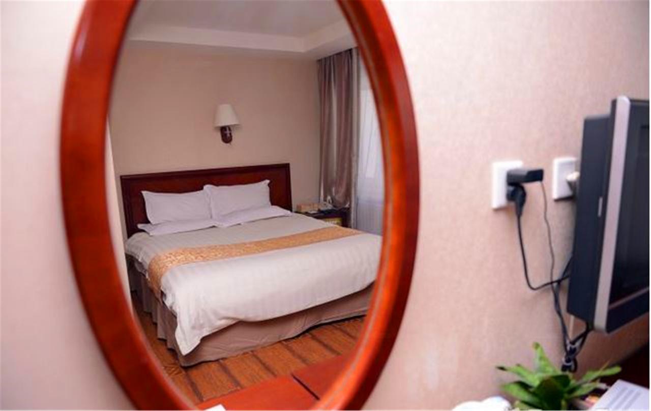 Greentree Inn Heilongjiang Harbin Zhongyang Street Business Hotel מראה חיצוני תמונה