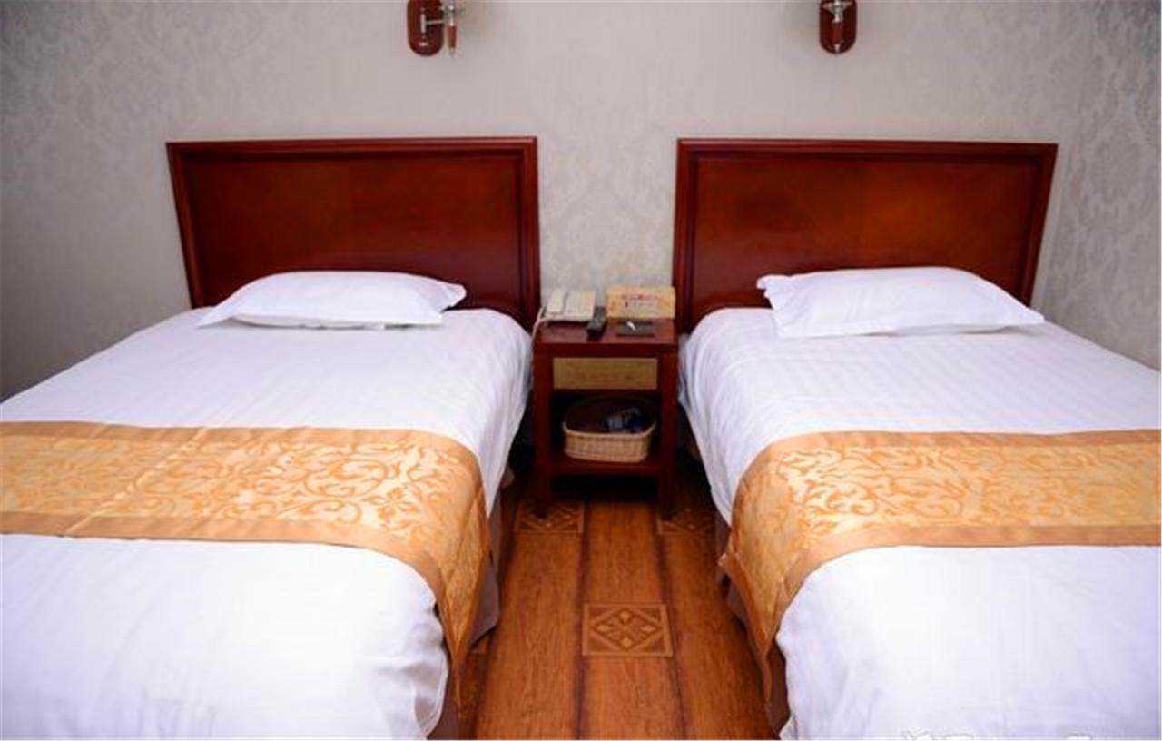 Greentree Inn Heilongjiang Harbin Zhongyang Street Business Hotel מראה חיצוני תמונה